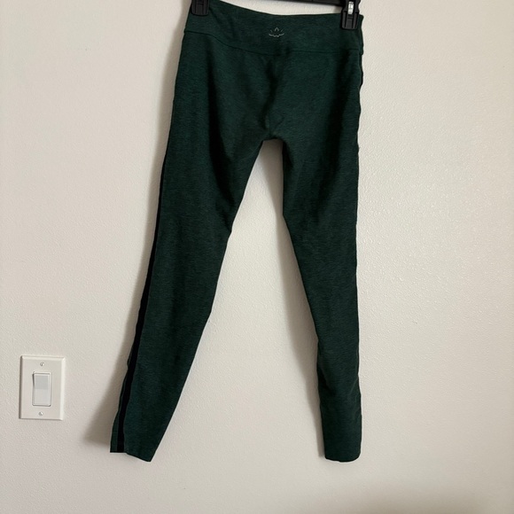 Women’s Beyond Yoga Spacedye Green Mid Rise Leggings Size Small - Picture 8 of 12